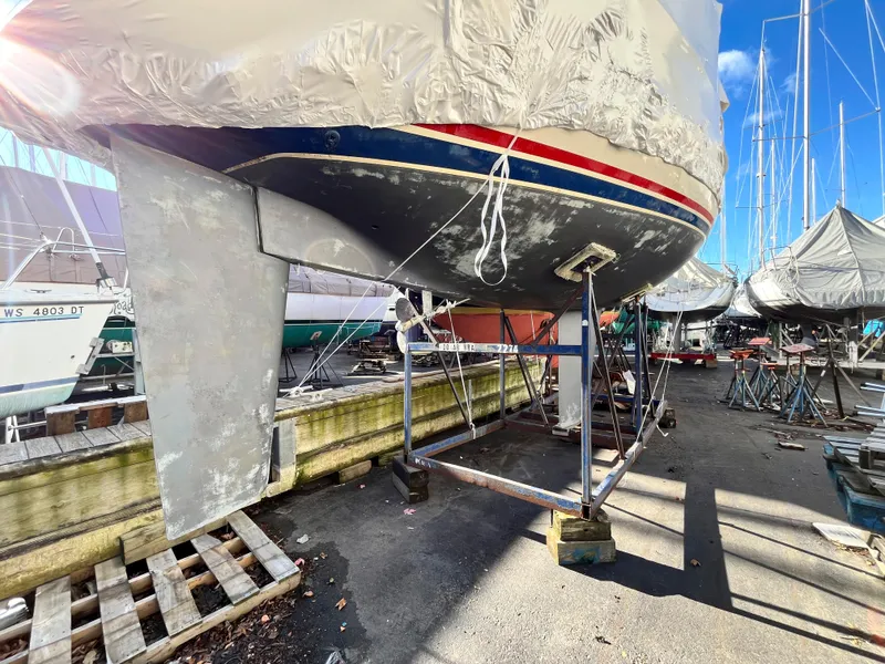 Slide: The Image of C&C 33 mkII 1985 - 10