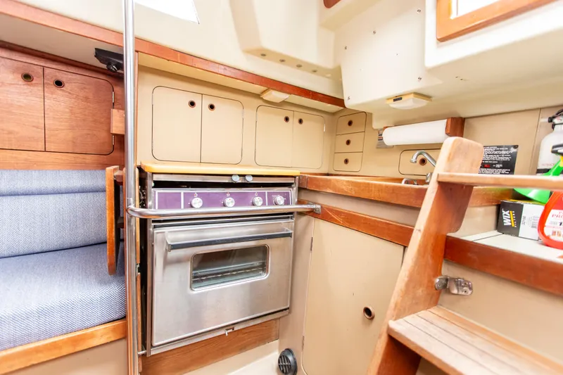 Slide: The Image of C&C 33 mkII 1985 - 37