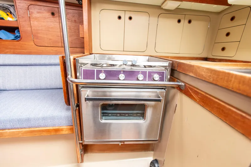 Slide: The Image of C&C 33 mkII 1985 - 39