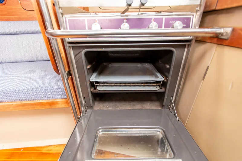 Slide: The Image of C&C 33 mkII 1985 - 41