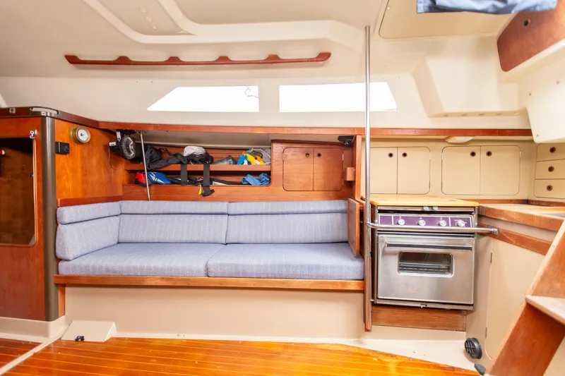 Slide: The Image of C&C 33 mkII 1985 - 42