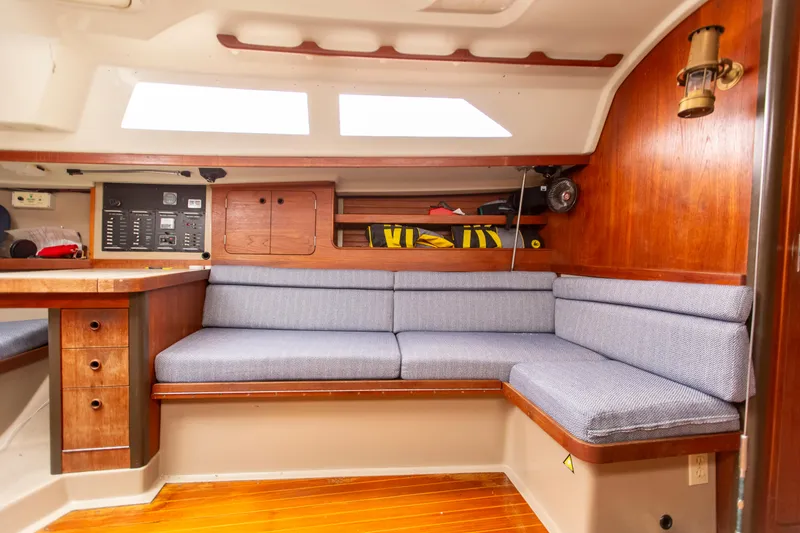 Slide: The Image of C&C 33 mkII 1985 - 43