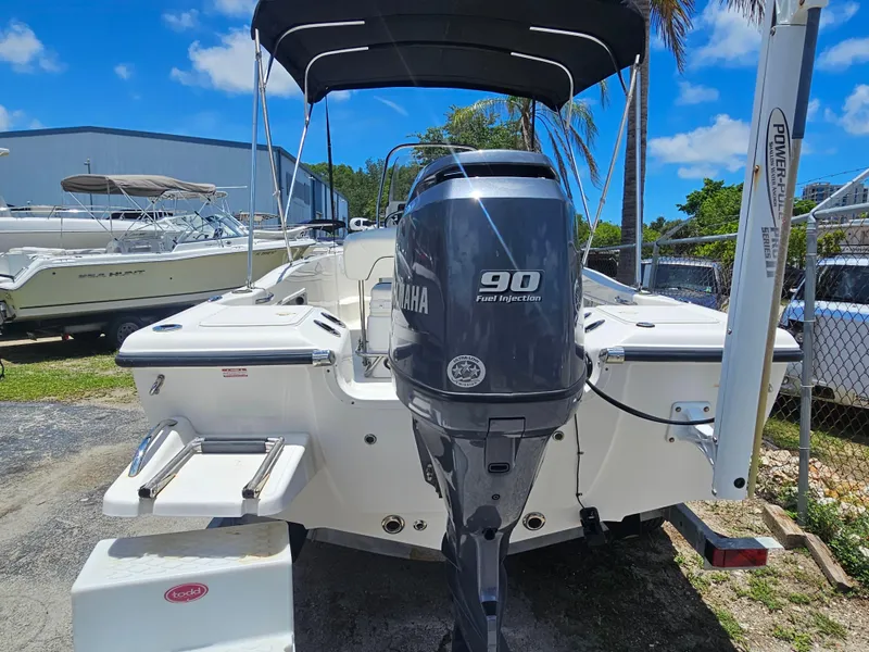 Slide: The Image of Key West 176 Center Console 2013 - 11