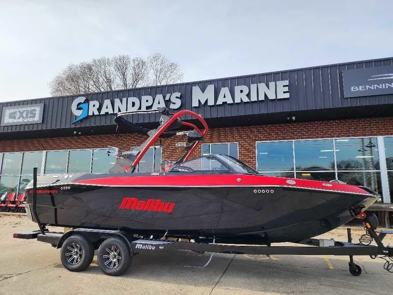 The Image of 2025 Malibu Wakesetter 23 LSV boat at Grandpa's Marine dealership. - 1