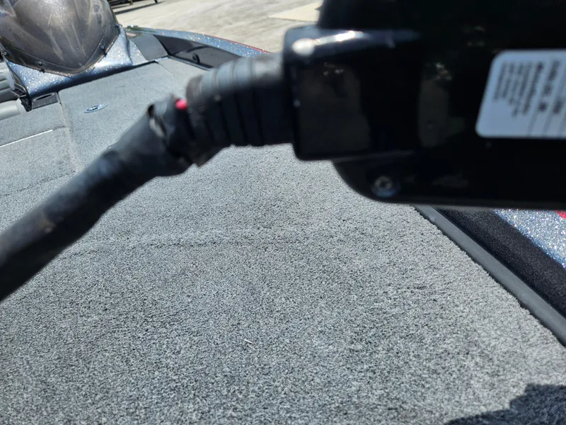 Slide: The Image of 2006 Triton Tr-21X HP boat with LGC-2000 GPS receiver on deck. - 33