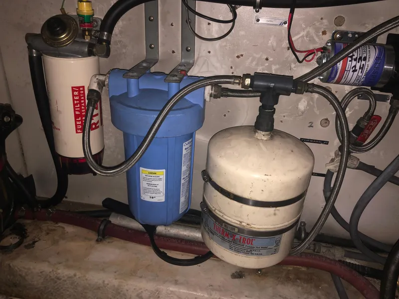 Slide: The Image of Bayliner 4788 Pilot House Motoryacht 1996 - 51