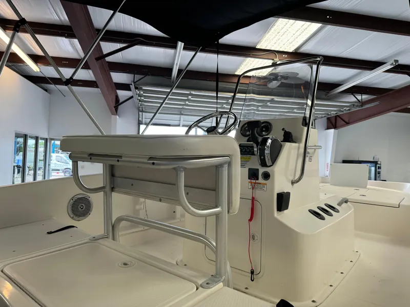 Slide: The Image of Bayliner Element F16 2018 - 10