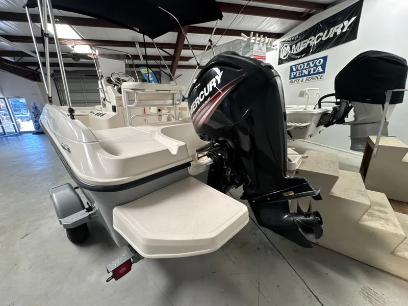 Slide: The Image of Bayliner Element F16 2018 - 17