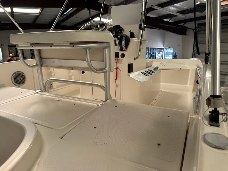 Slide: The Image of Bayliner Element F16 2018 - 19