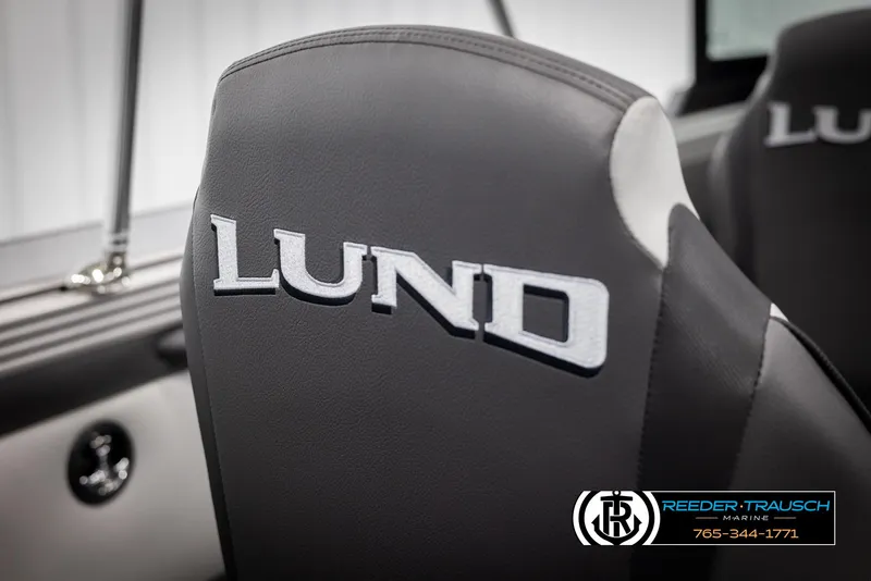 Slide: The Image of Lund 1975 Tyee 2025 boat seat with logo, Reeder-Trausch Marine branding. - 40