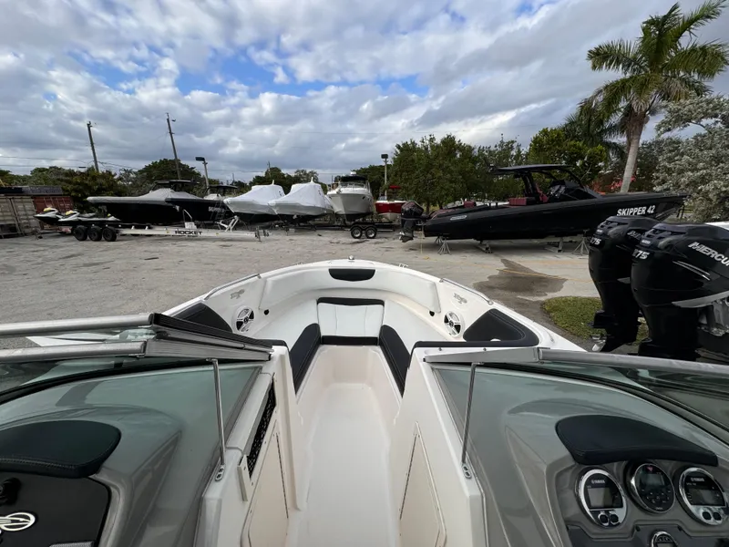 Slide: The Image of Chaparral 21 H2O Sport OB 2017 - 11