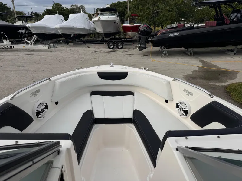 Slide: The Image of Chaparral 21 H2O Sport OB 2017 - 12