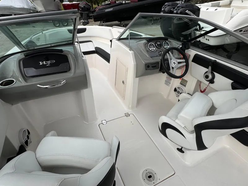 Slide: The Image of Chaparral 21 H2O Sport OB 2017 - 6