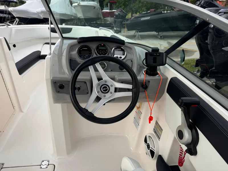 Slide: The Image of Chaparral 21 H2O Sport OB 2017 - 9