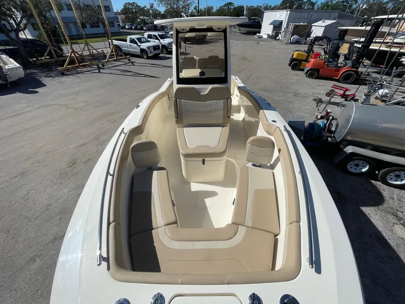 Slide: The Image of Scout 260 LXF 2025 - 13