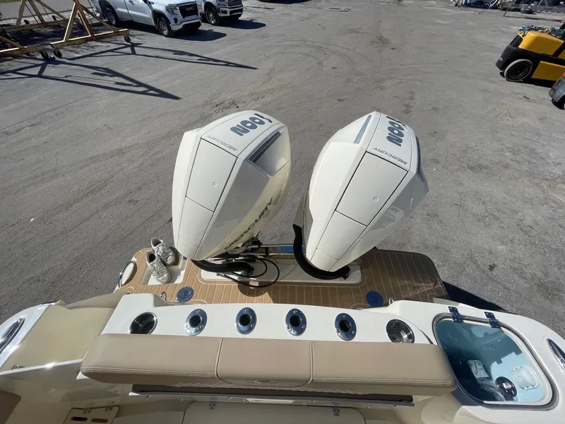 Slide: The Image of Scout 260 LXF 2025 - 5