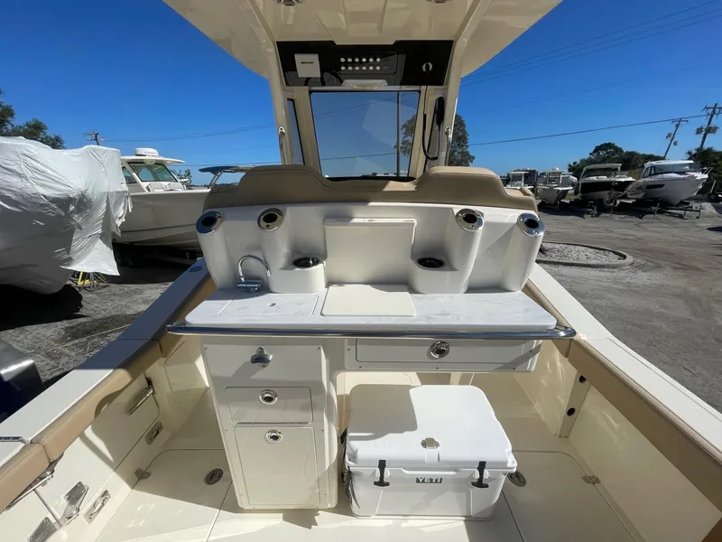 Slide: The Image of Scout 260 LXF 2025 - 6