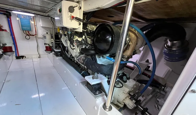 Slide: The Image of Rybovich 45 BIG BLUE - Engine Room - 27