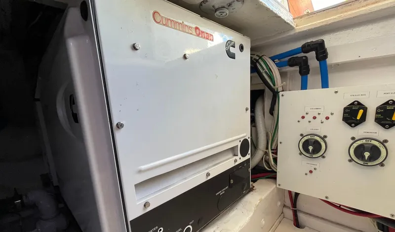 Slide: The Image of Rybovich 45 BIG BLUE - Engine Room - 28