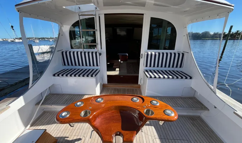 Slide: The Image of Rybovich 45 BIG BLUE - Cockpit & Fighting Chair - 3