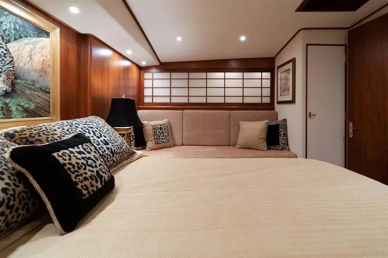 Slide: The Image of Custom Lighting Throughout - 30