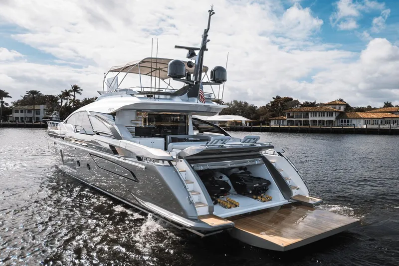 Slide: The Image of Azimut S8 2023 - 2