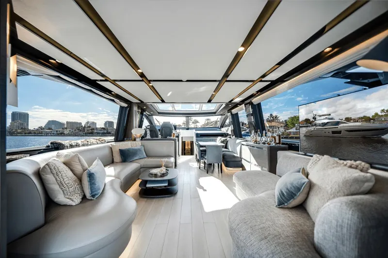 Slide: The Image of Azimut S8 2023 - 21
