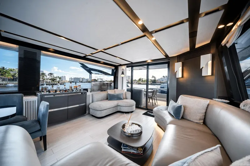 Slide: The Image of Azimut S8 2023 - 27