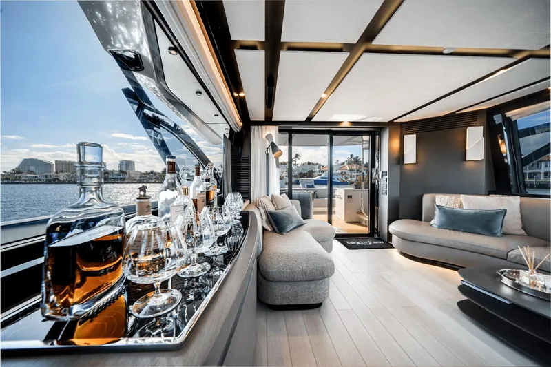 Slide: The Image of Azimut S8 2023 - 28