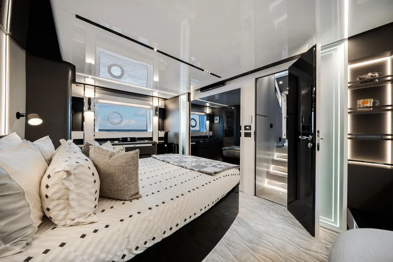 Slide: The Image of Azimut S8 2023 - 39