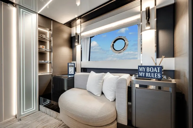 Slide: The Image of Azimut S8 2023 - 44