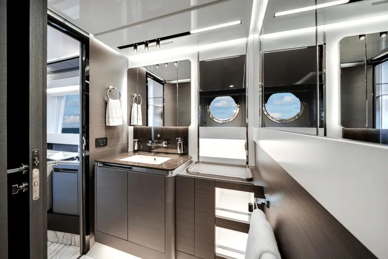 Slide: The Image of Azimut S8 2023 - 47