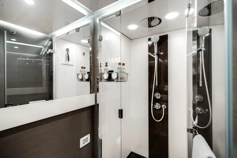 Slide: The Image of Azimut S8 2023 - 49