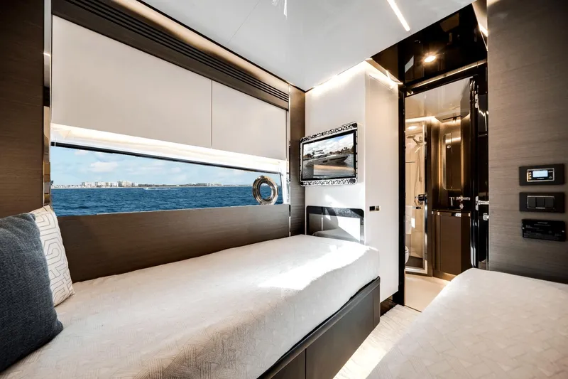 Slide: The Image of Azimut S8 2023 - 61