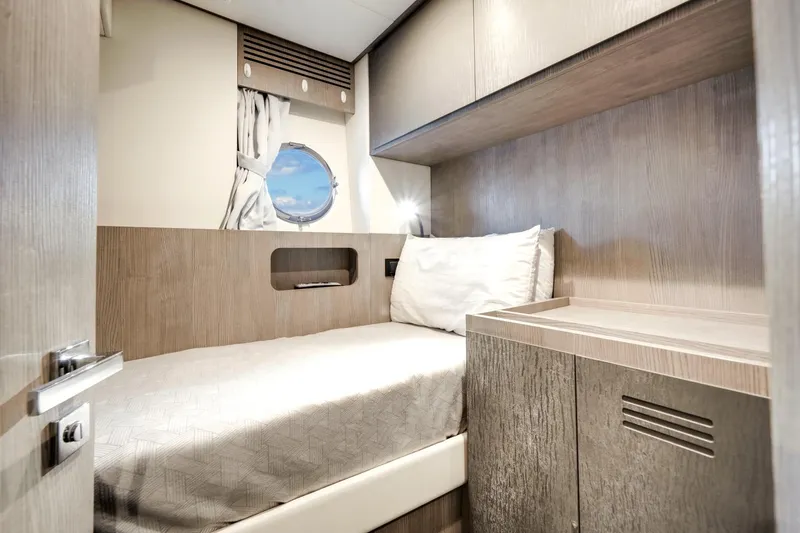 Slide: The Image of Azimut S8 2023 - 65