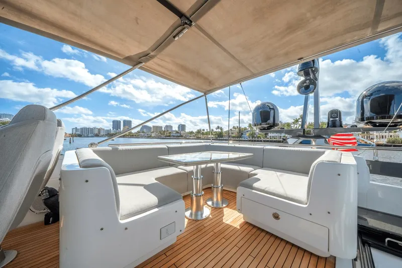 Slide: The Image of Azimut S8 2023 - 74