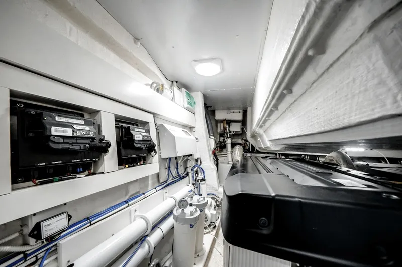 Slide: The Image of Azimut S8 2023 - 79