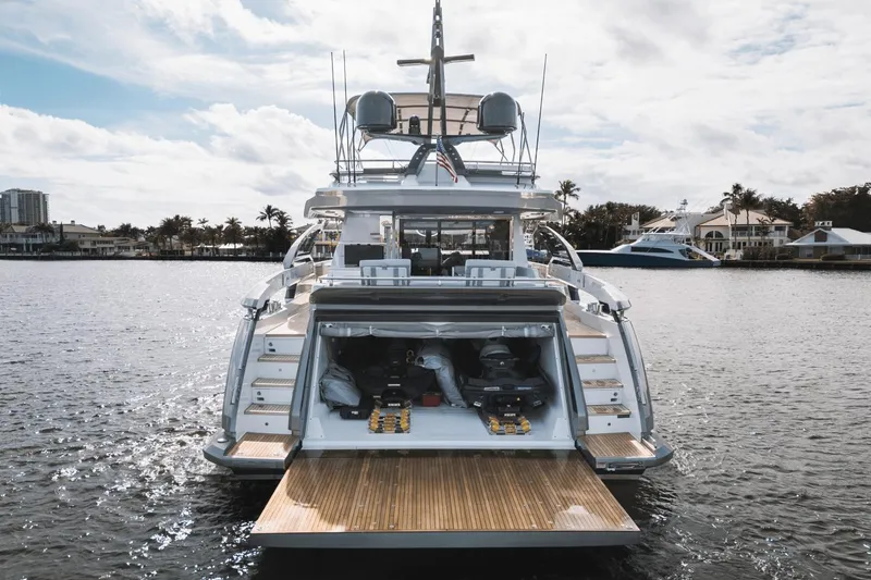 Slide: The Image of Azimut S8 2023 - 92