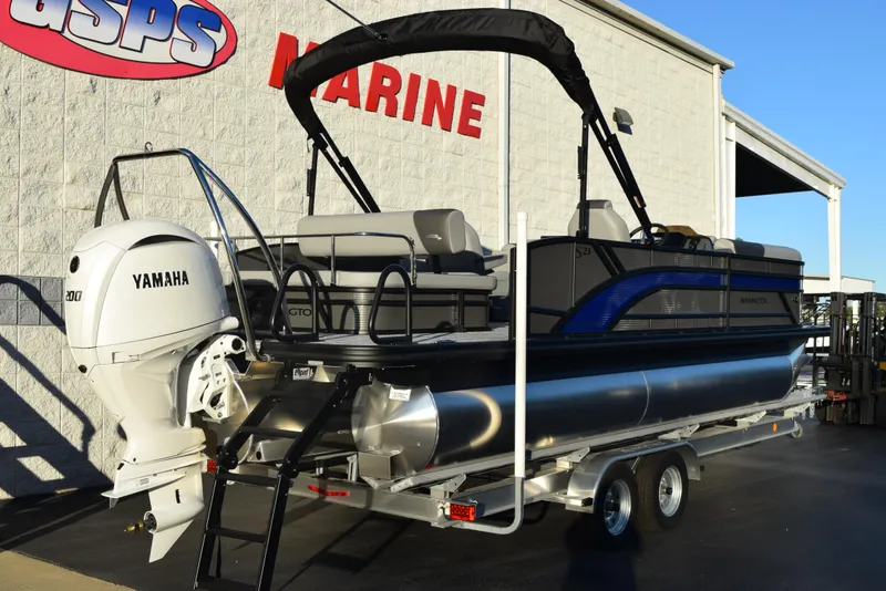 Slide: The Image of 2025 Bennington 23 SSBSE pontoon boat with Yamaha engine at GSPS Marine dealership. - 3