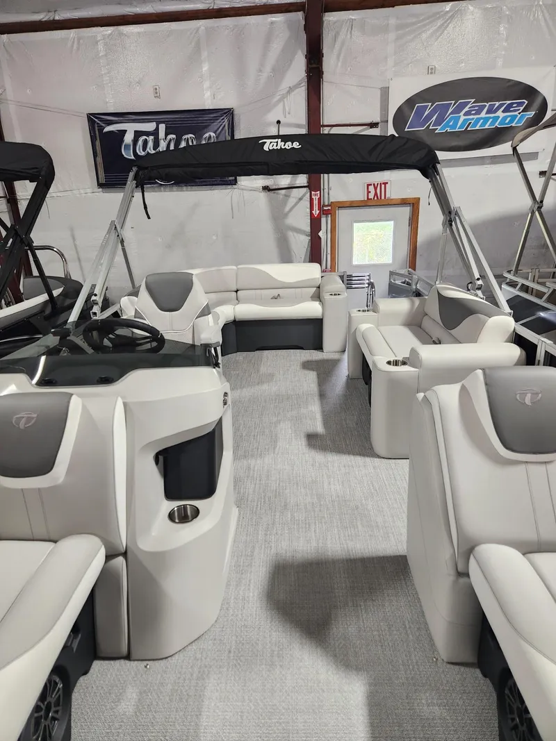 Slide: The Image of Tahoe LTZ 2185 ELITE 2025 - 4