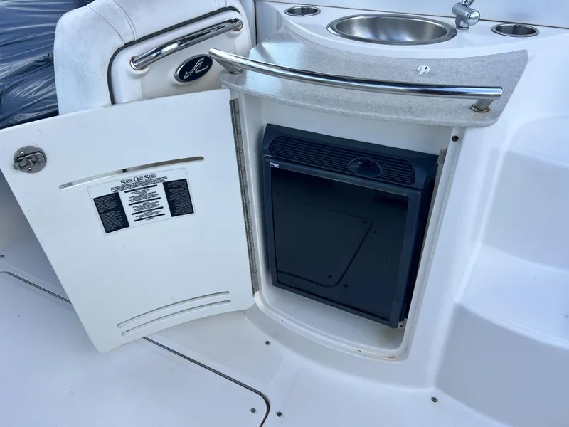 Slide: The Image of Sea Ray 270 SLX 2008 - 14