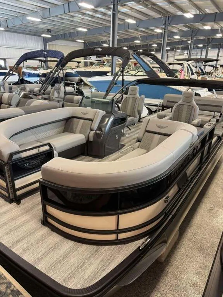 Slide: The Image of Bennington M Swingback 22 MSB 2025 - 1