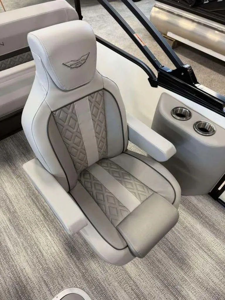 Slide: The Image of Bennington M Swingback 22 MSB 2025 - 10