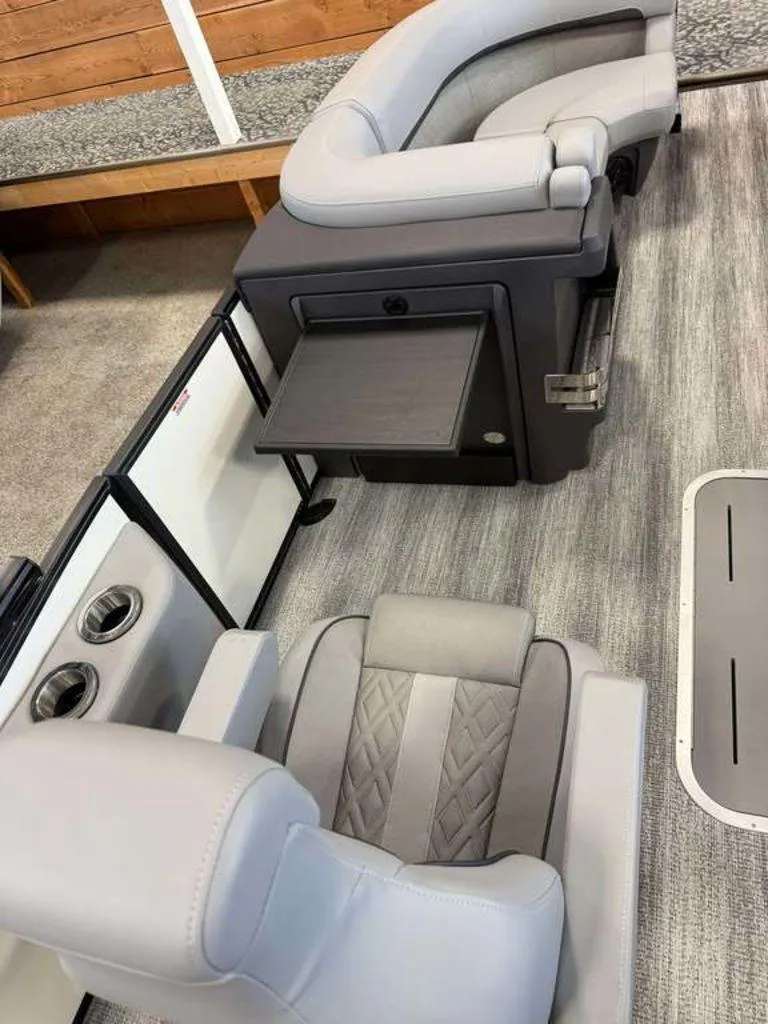 Slide: The Image of Bennington M Swingback 22 MSB 2025 - 5