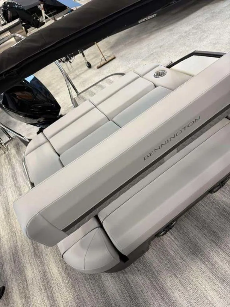 Slide: The Image of Bennington M Swingback 22 MSB 2025 - 6