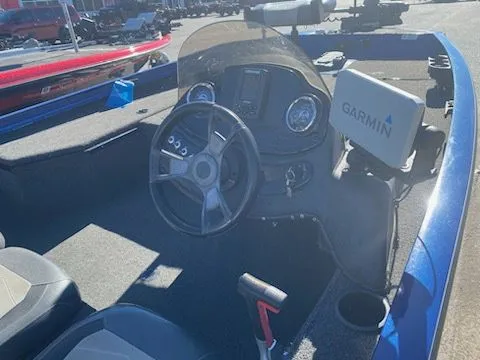 Slide: The Image of Lowe Stinger 175 2017 - 25