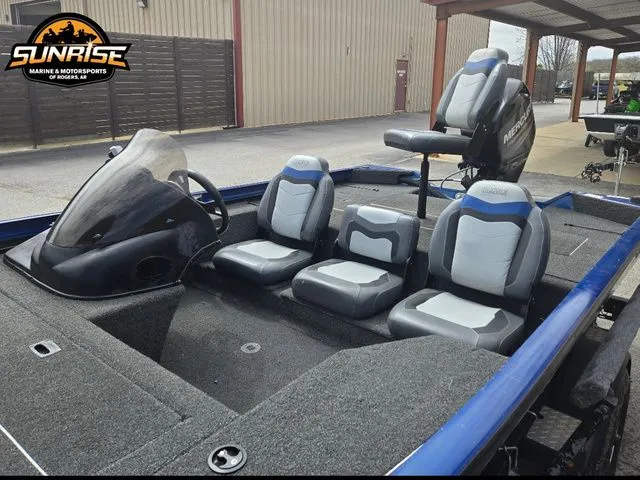 Slide: The Image of Lowe Stinger 175 2017 - 30