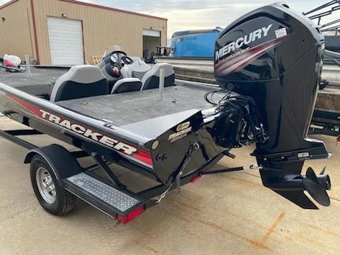 Slide: The Image of Tracker 195 TWX PRO TEAM 2016 - 4