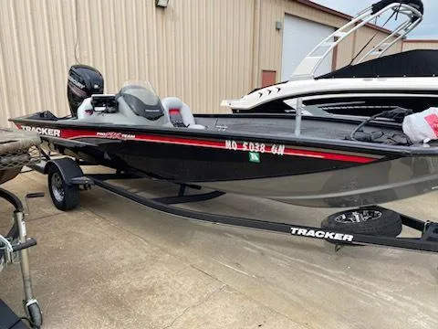 Slide: The Image of Tracker 195 TWX PRO TEAM 2016 - 8