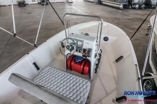 Slide: The Image of Sea Chaser EV180 Sea Skiff 2025 - 11